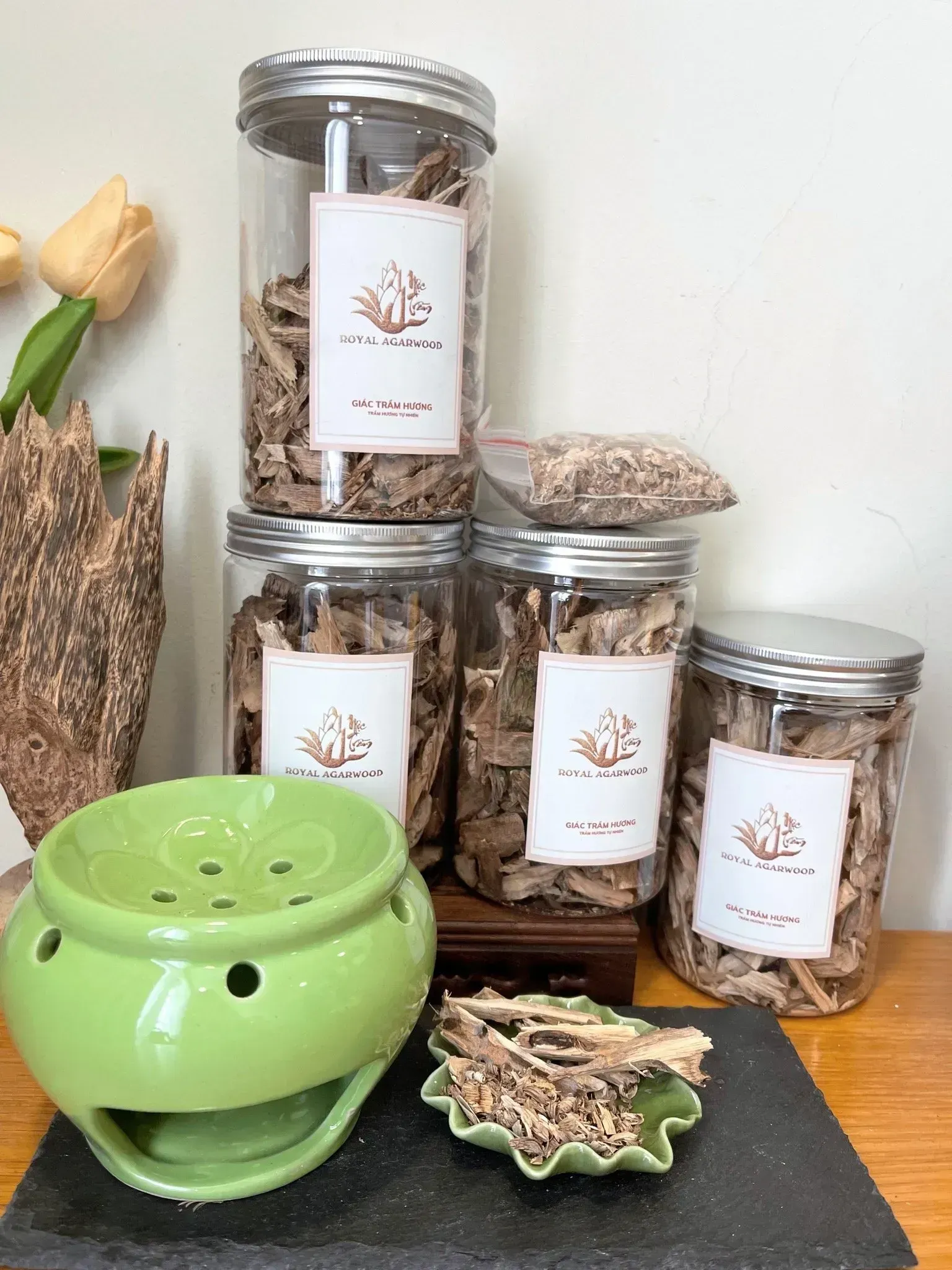 Natural Agarwood Chips &amp; Shavings – Vietnamese Oud For Burning &amp; Incense Making (100g Box)